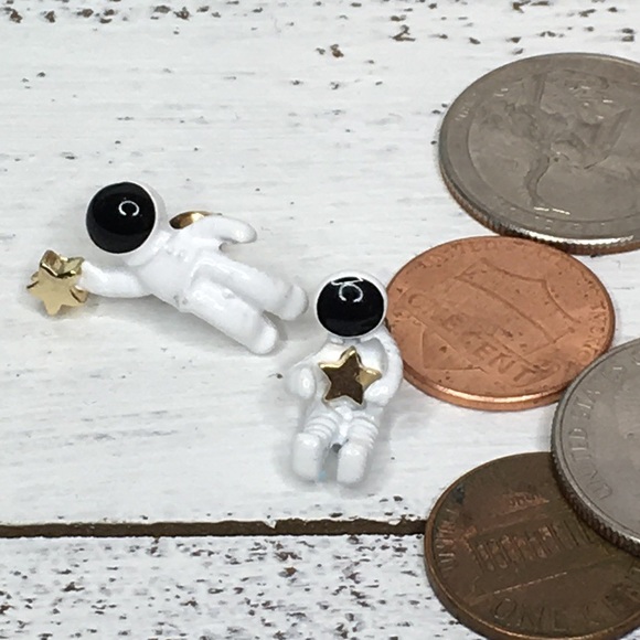 Astronaut Earrings - Picture 5 of 8